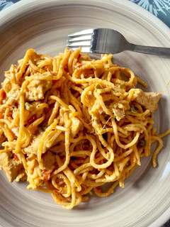 Sajtos tejszínes csirkés spagetti recept fotója