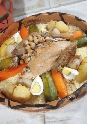 Une photo de Couscous poulet légumes oeufs durs 🍴