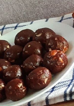 A picture of Bourbon Laddoo.
