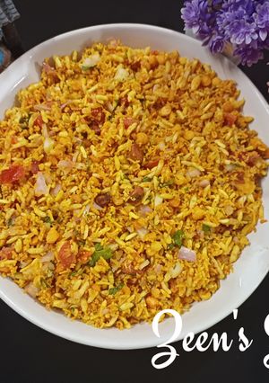 A picture of Mumbai street style Sukha Bhel.