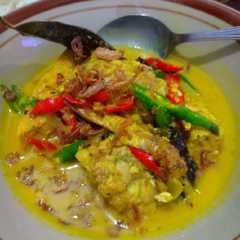รูปของ Tempe kuah santan kuning / opor tempe