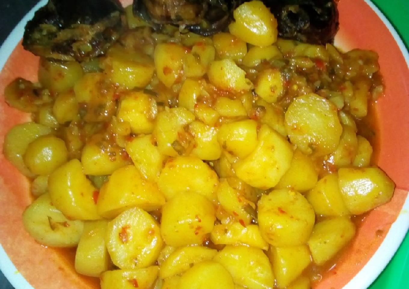 Potatoes and cat fish potage