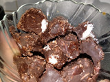 Bombones de coco y chocolate (receta súper fácil y liviana)