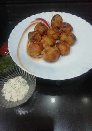 A picture of Poha Appe.