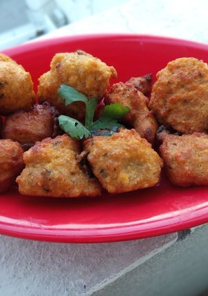 A picture of Moong daal ke pakode.