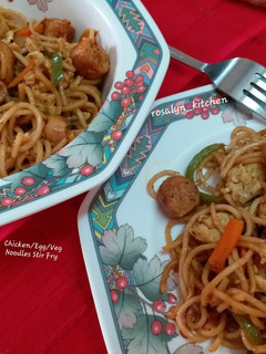 A picture of Chicken/Egg/Veg Noodles Stir Fry.