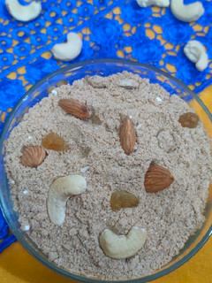 आटे की पंजीरी (Aate ki panjiri recipe in hindi) रेसिपी मुख्य फोटो