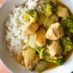 A picture of Chicken & Broccoli In Oyster Sauce.