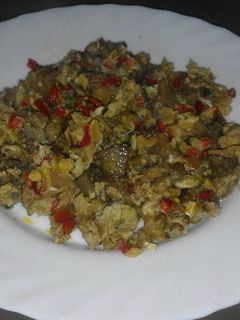 Una foto de Revuelto de berenjenas con atún