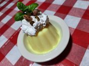 Une photo de crème pistache dessert