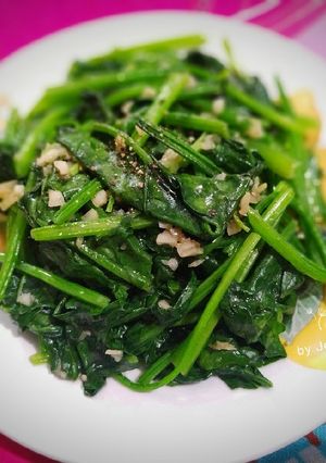 Hình của món Cải bó xôi xào tỏi.