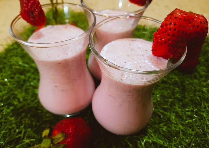 Strawberry Shake Shots