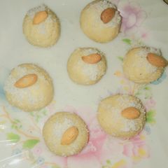 A picture of Coconut laddu.