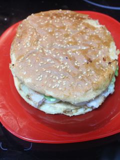 Una foto de Pavo cocido con complejo de hamburguesa