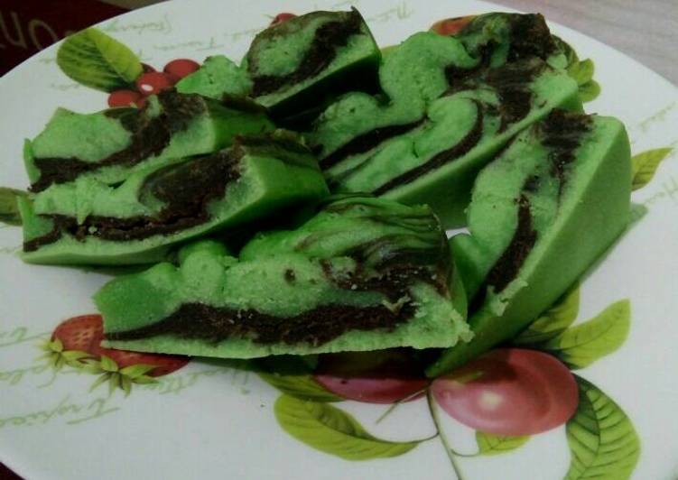 Bolu Pandan lapis choklat