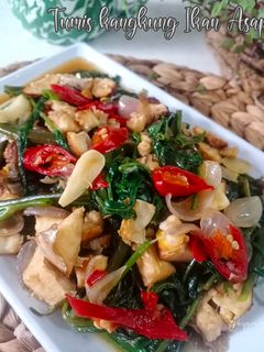 Foto resep Tumis kangkung ikan asap