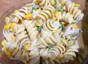 Una foto de Ensalada fría de pollo con fideo