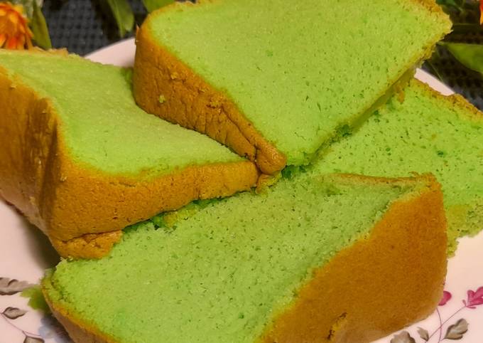 Pandan Chiffon Cake