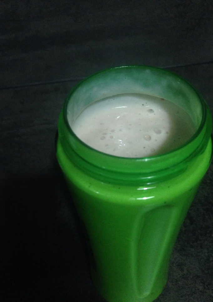 Una foto de Batido de mango, plátano y frambuesas