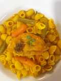 Tiburones de pollo con verduras y paprika