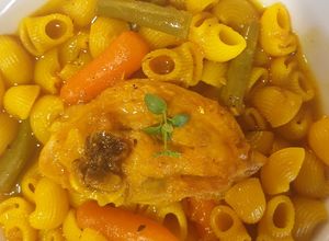 Foto principal de Tiburones de pollo con verduras y paprika