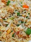 রেস্টুরেন্ট স্টাইল চিকেন ফ্রাইড রাইস (Restaurant style chicken fried rice recipe in Bengali)