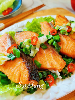 蒜香椒鹽鮭魚 的食譜成品照片