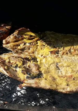 Una foto de Dorado a la parrilla con salsa moztanesa