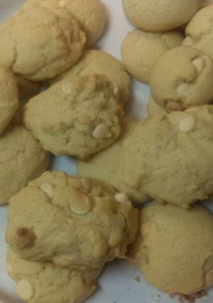 A picture of Vanilla chip cookies 😋.