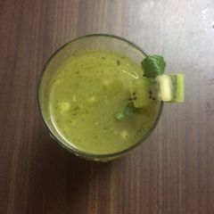 A picture of Kiwi moctail.