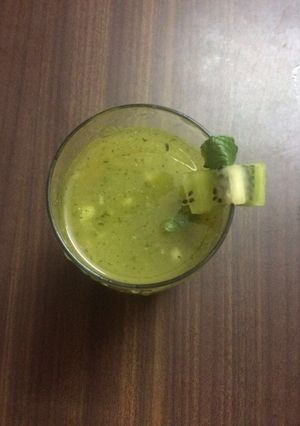 A picture of Kiwi moctail.