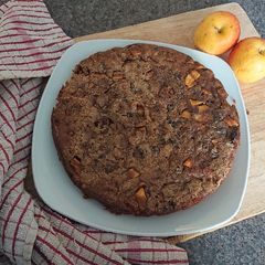 A picture of Apple and Raisin Cake.