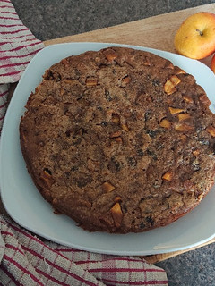 A picture of Apple and Raisin Cake.