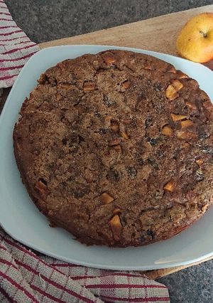 A picture of Apple and Raisin Cake.