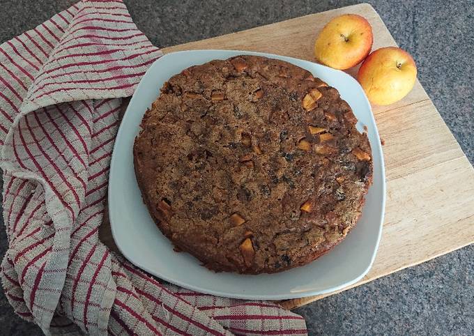 Apple and Raisin Cake