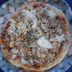 A picture of Chicken Butter cheezy pizza.
