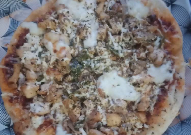 Recipe of Appetizing Chicken Butter cheezy pizza