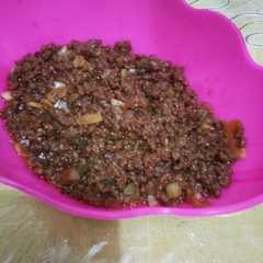 A picture of Tumis Daging sapi giling isian roti goreng/bakpao.