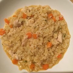 A picture of Chicken rice soup... always make it when i'm sick.