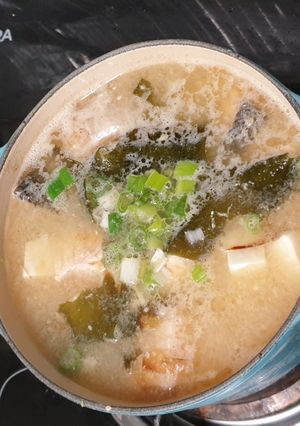 鮭魚豆腐味噌湯 的食譜成品照片