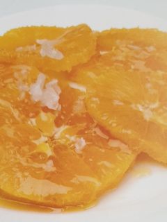 Una foto de Naranjas con miel aceite de oliva y sal