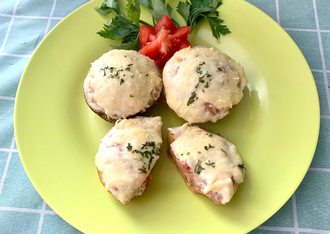 Baked Potato w Beef and Cheese