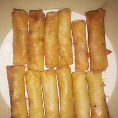 A picture of Spring rolls.