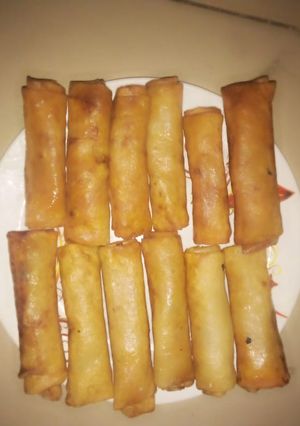 A picture of Spring rolls.