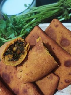 सांबार वडी (sambhar wadi recipe in marathi) रेसिपी चे मुख्य फोटो