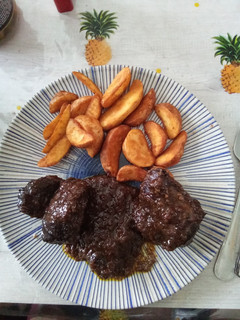 Una foto de Carrilleras al vino tinto (Thermomix)