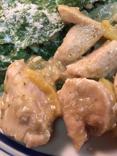 Una foto de Pechuga de pollo con manzanas