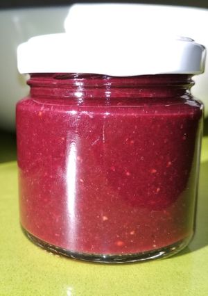 Una foto de Mermelada casera de moras (de árbol)