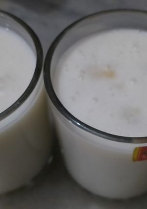 बनाना शेक (banana shake recipe in Hindi) रेसिपी मुख्य फोटो