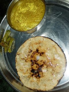 बाजरा की रोटी (Bajra ki roti recipe in hindi) रेसिपी मुख्य फोटो